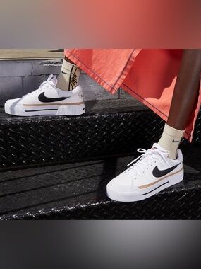 Nike Court Legacy Lift Platform Sneaker